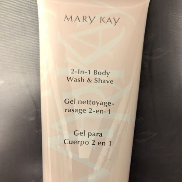 Mary Kay 2 in 1 body wash & shave - Picture 1 of 2
